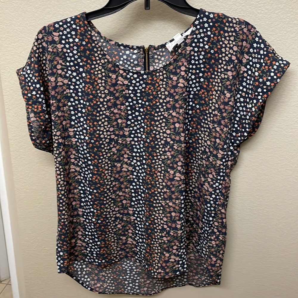 Short sleeve dress shirt
